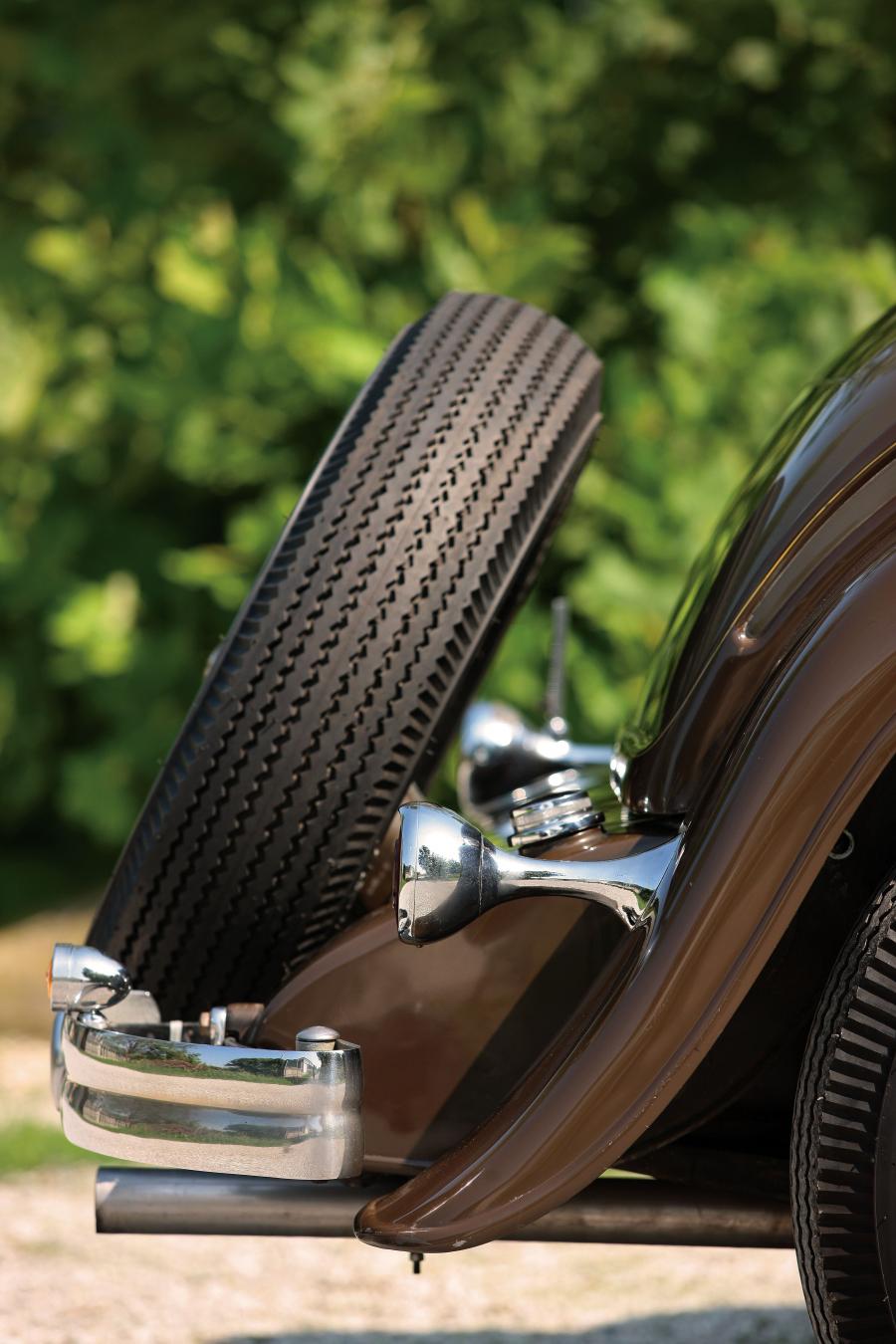  Lincoln Model KA 2-4-Passenger Coupe 1932 года  (фото 13 из 30)